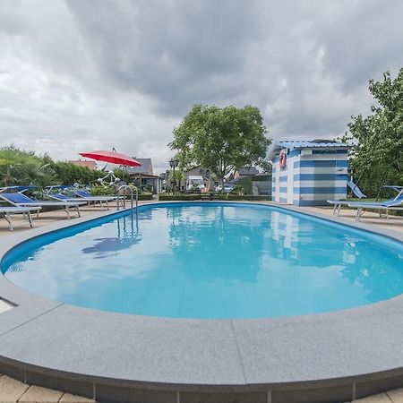 B&B Casa Roman & Vakantiewoning Voor 1 Pers Tot Max 32 Personen Zonhoven Exterior photo