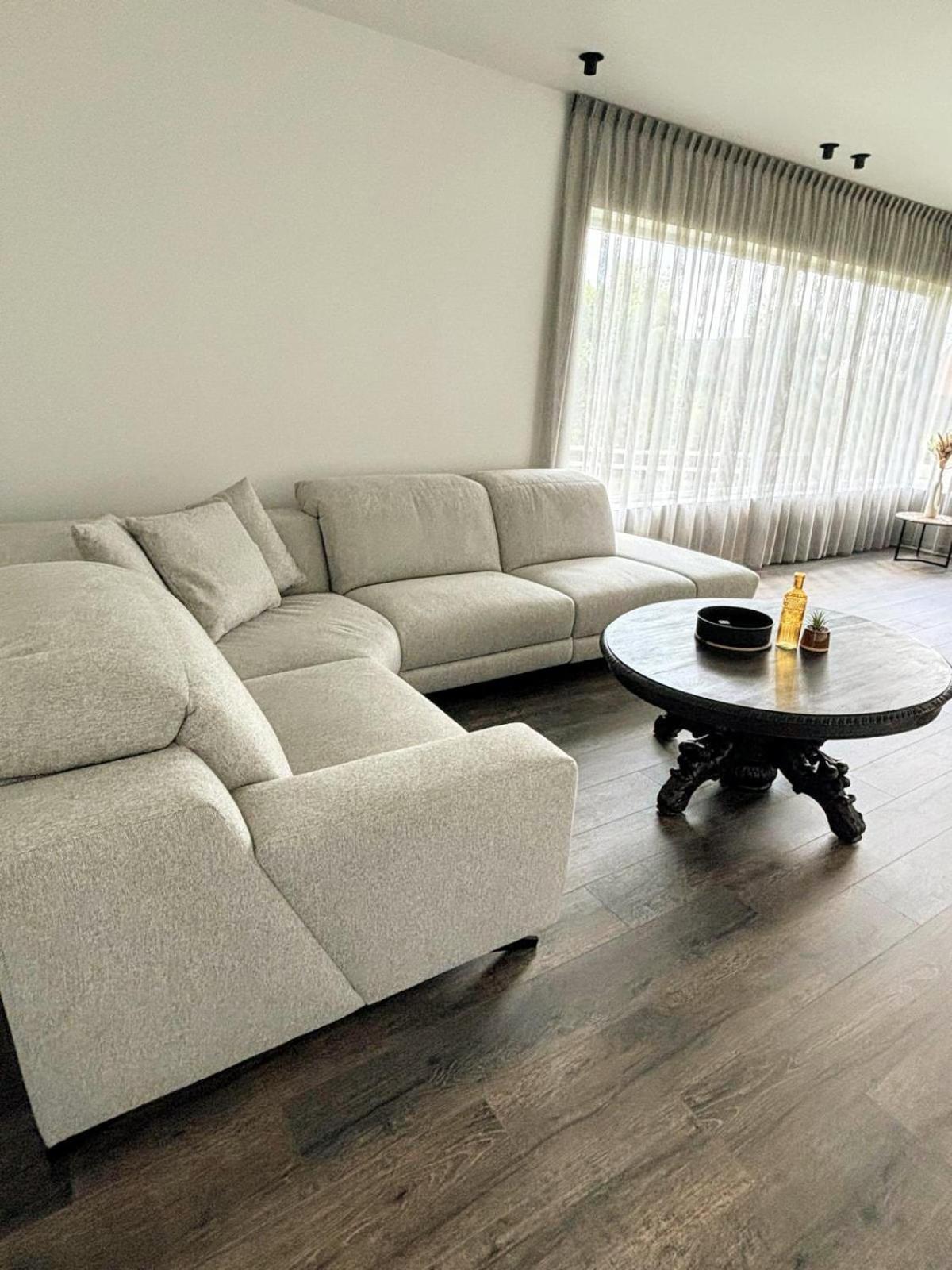 B&B Casa Roman & Vakantiewoning Voor 1 Pers Tot Max 32 Personen Zonhoven Exterior photo